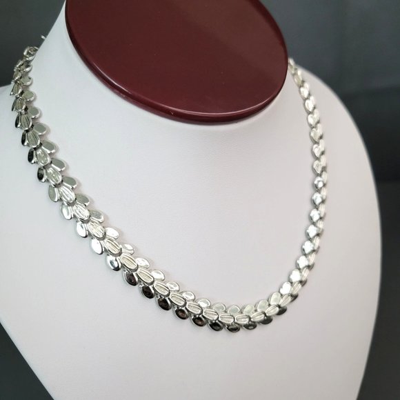 Coro Silver Tone Necklace Abstract Design Hook Close Vintage Signed 16 in - Picture 4 of 8